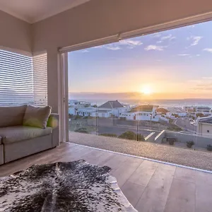 Small Bay Apartment